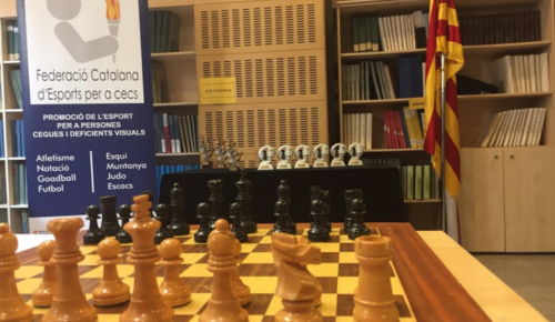 Imatge d'una taula d'escacs en una competició